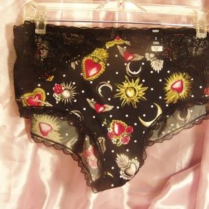 Torrid Sacred Heart Cheeky Panties Size 3 NWT